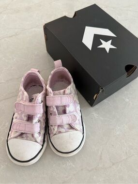 Converse Kids Pink Patterned Velcro Sneakers